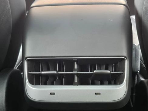 Used 2022 Tesla Model Y Long Range AWD/4WD image 61