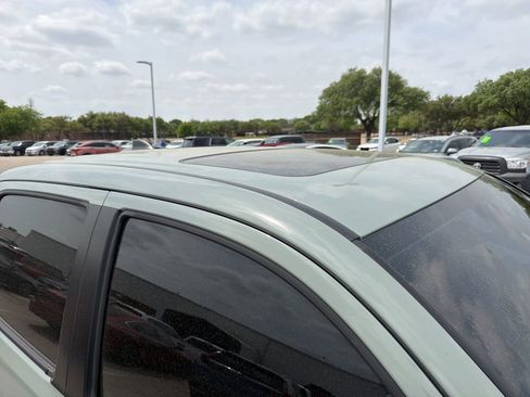 Used 2023 Toyota Tacoma TRD Off-Road w/ TRD Premium Off Road Package image 5