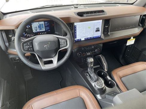 Used 2024 Ford Bronco Outer Banks w/ Sasquatch Package image 3