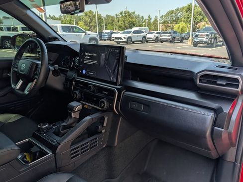 Used 2025 Toyota 4Runner Limited w/ Tow Technology Package AWD/4WD image 19