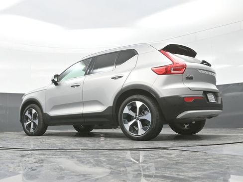 Used 2025 Volvo XC40 B5 Plus AWD/4WD image 30