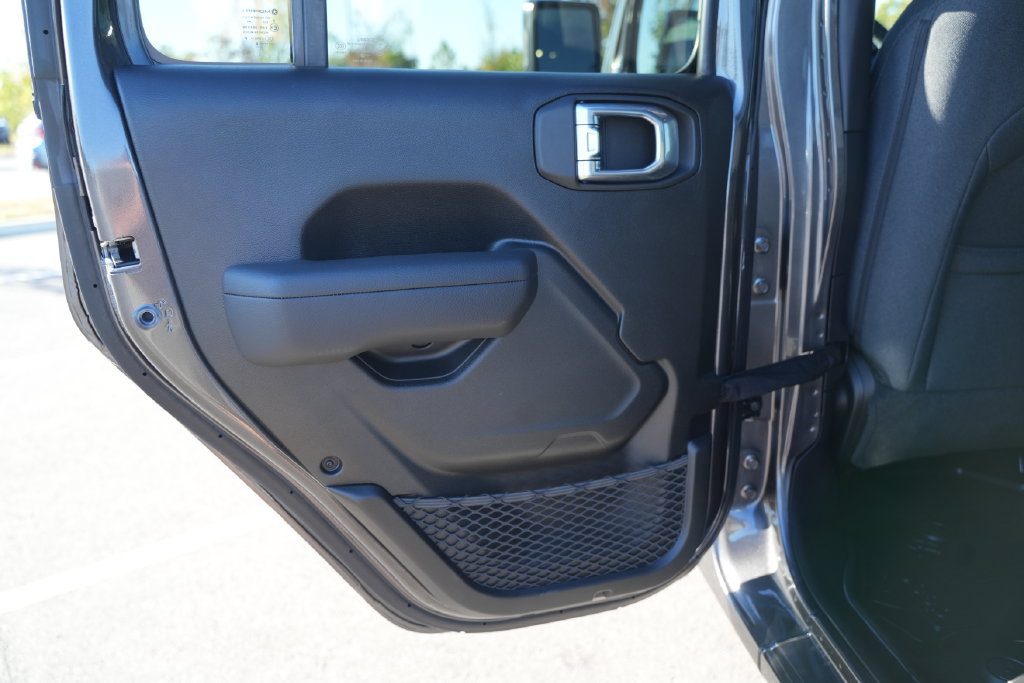 New 2026 Jeep Gladiator Sport w/ Dual Top Group AWD/4WD image 14