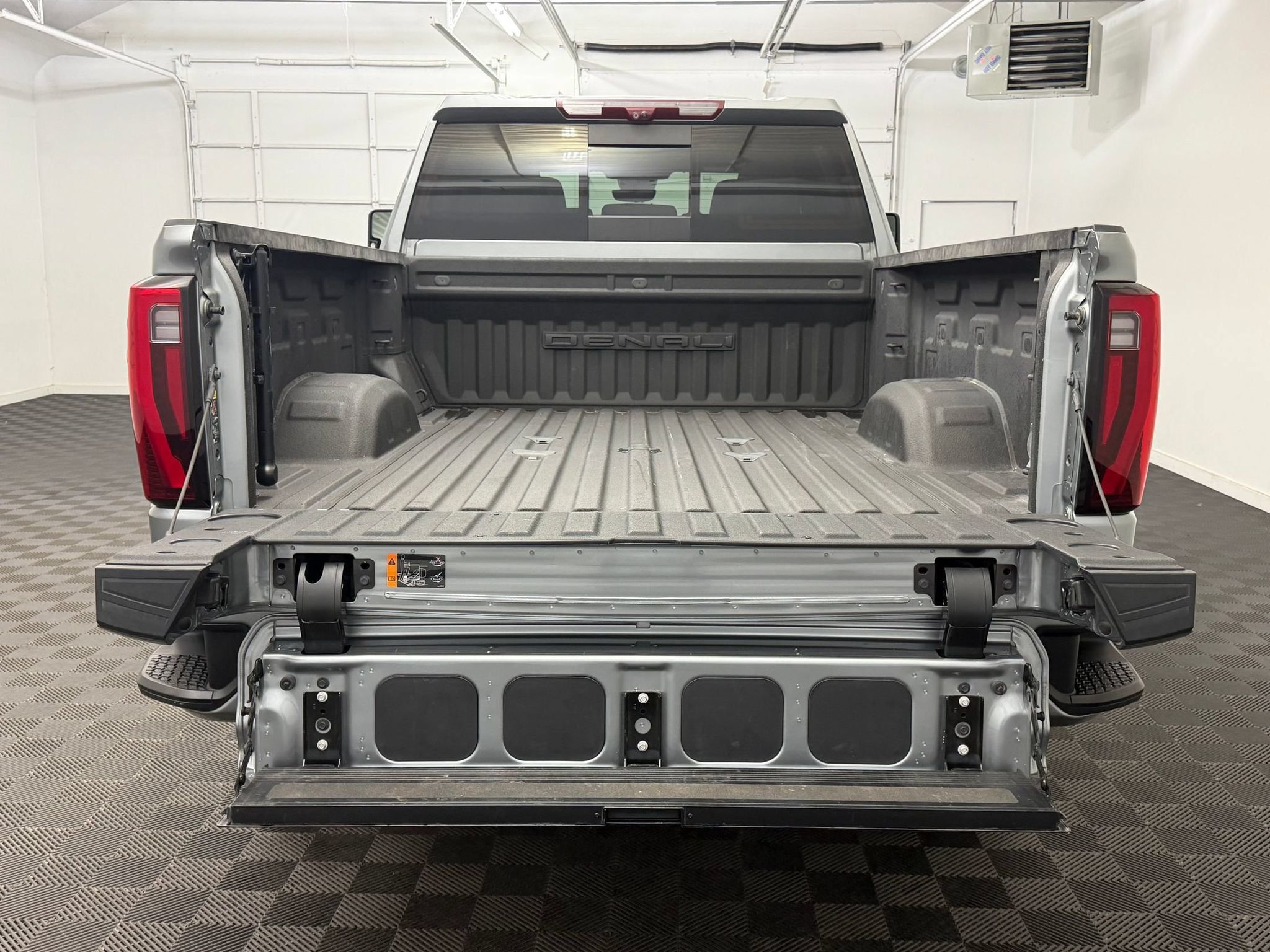 Used 2024 GMC Sierra 2500 Denali w/ Denali Reserve Package AWD/4WD image 23