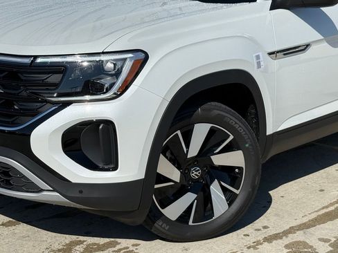 New 2026 Volkswagen Atlas Cross Sport SE FWD image 3