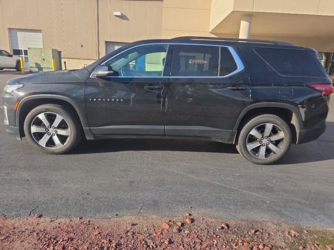 Used 2023 Chevrolet Traverse LT w/ LT Premium Package image 3