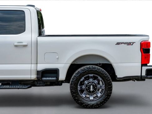 Used 2024 Ford F250 Lariat w/ Lariat Ultimate Package AWD/4WD image 11