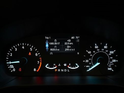 Used 2022 Ford Escape SE w/ Cold Weather Package image 2