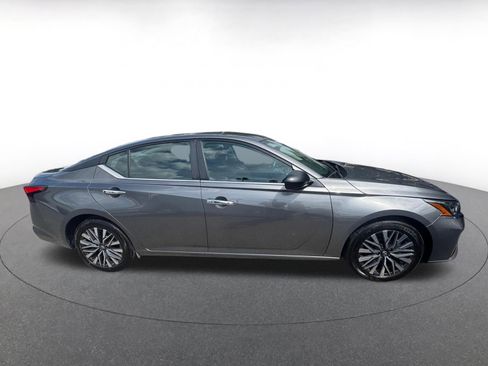 Used 2025 Nissan Altima 2.5 SV image 15