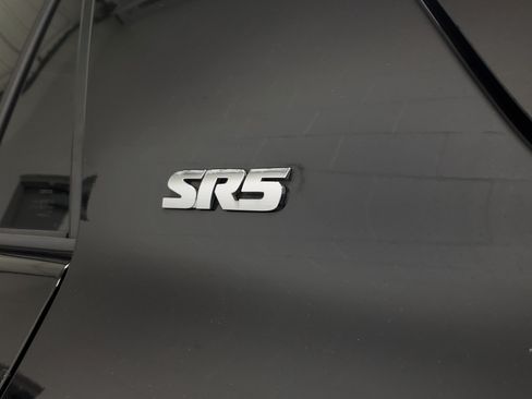 Used 2015 Toyota 4Runner SR5 Premium RWD image 8