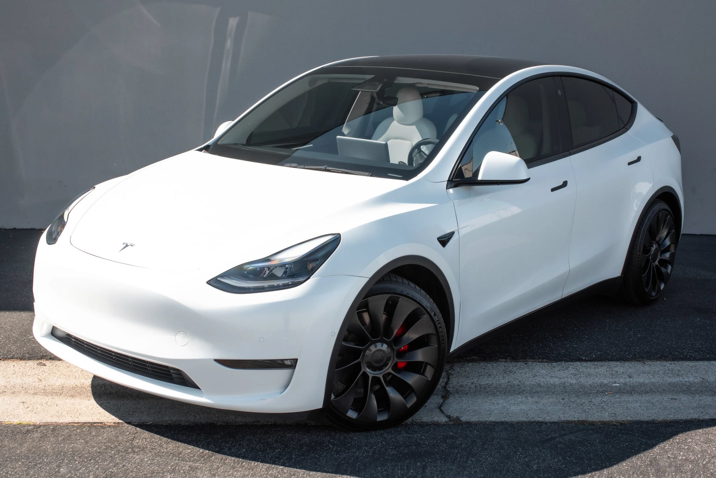 Used 2022 Tesla Model Y Performance AWD/4WD image 2
