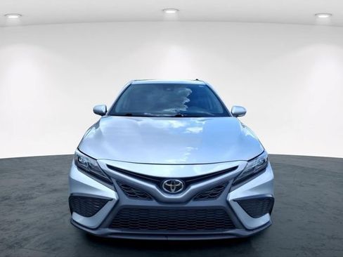 Used 2022 Toyota Camry SE FWD image 4