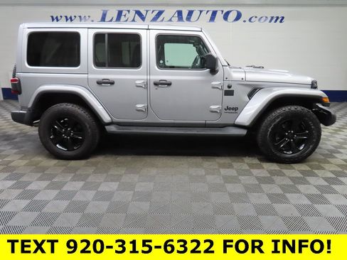 Used 2021 Jeep Wrangler Unlimited Sahara image 2