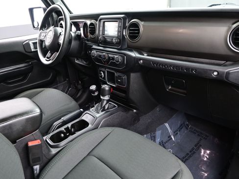 Used 2019 Jeep Wrangler Sport image 13