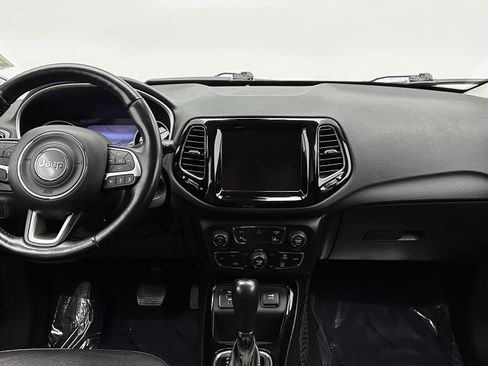 Used 2021 Jeep Compass Limited image 27