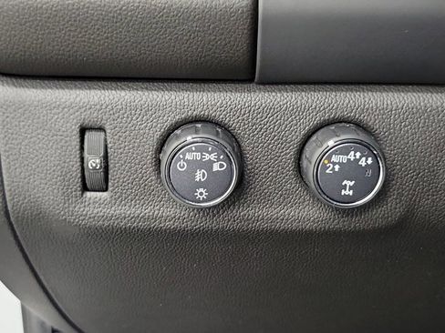 Used 2022 GMC Canyon Elevation image 24