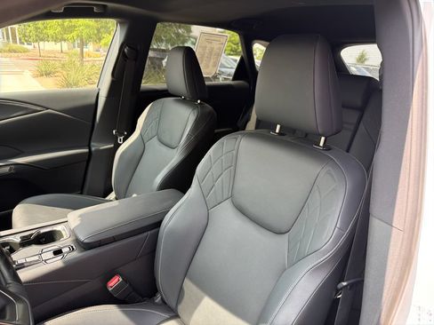 Used 2025 Lexus RX 350 Premium w/ Convenience Package FWD image 21
