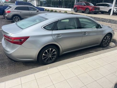 Used 2016 Toyota Avalon XLE Premium FWD image 3