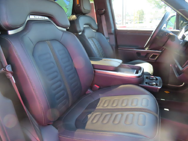 Used 2023 Rivian R1T Adventure Dual AWD/4WD image 29