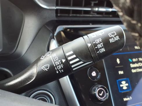 Used 2022 Chevrolet Bolt EUV LT w/ Convenience Package image 25