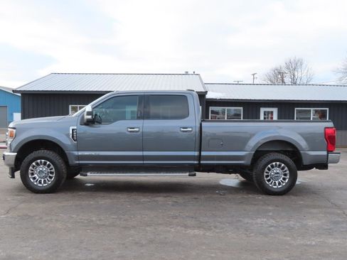 Used 2022 Ford F250 Lariat w/ Chrome Package image 3