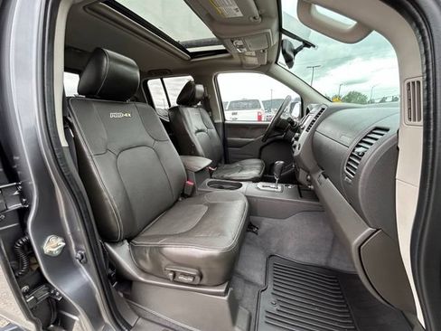 Used 2020 Nissan Frontier PRO-4X w/ Pro-4x Utility Package AWD/4WD image 34