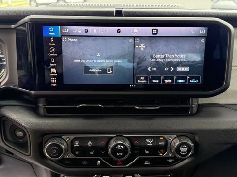 Used 2024 Jeep Wrangler Unlimited w/ Convenience Group AWD/4WD image 4