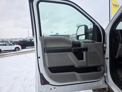 Used 2019 Ford F450 XL w/ XL Value Package image 18