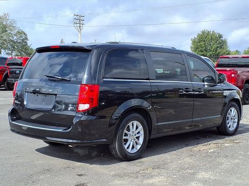 Used 2020 Dodge Grand Caravan SXT image 7