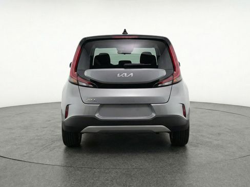 Used 2025 Kia Soul LX w/ LX Technology Package FWD image 7