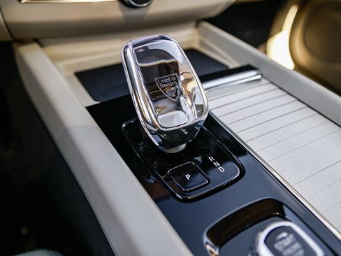 Used 2026 Volvo XC60 B5 Ultra w/ Protection Package Premier image 26