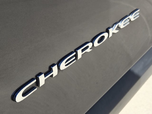 Certified 2016 Jeep Cherokee Latitude FWD image 12