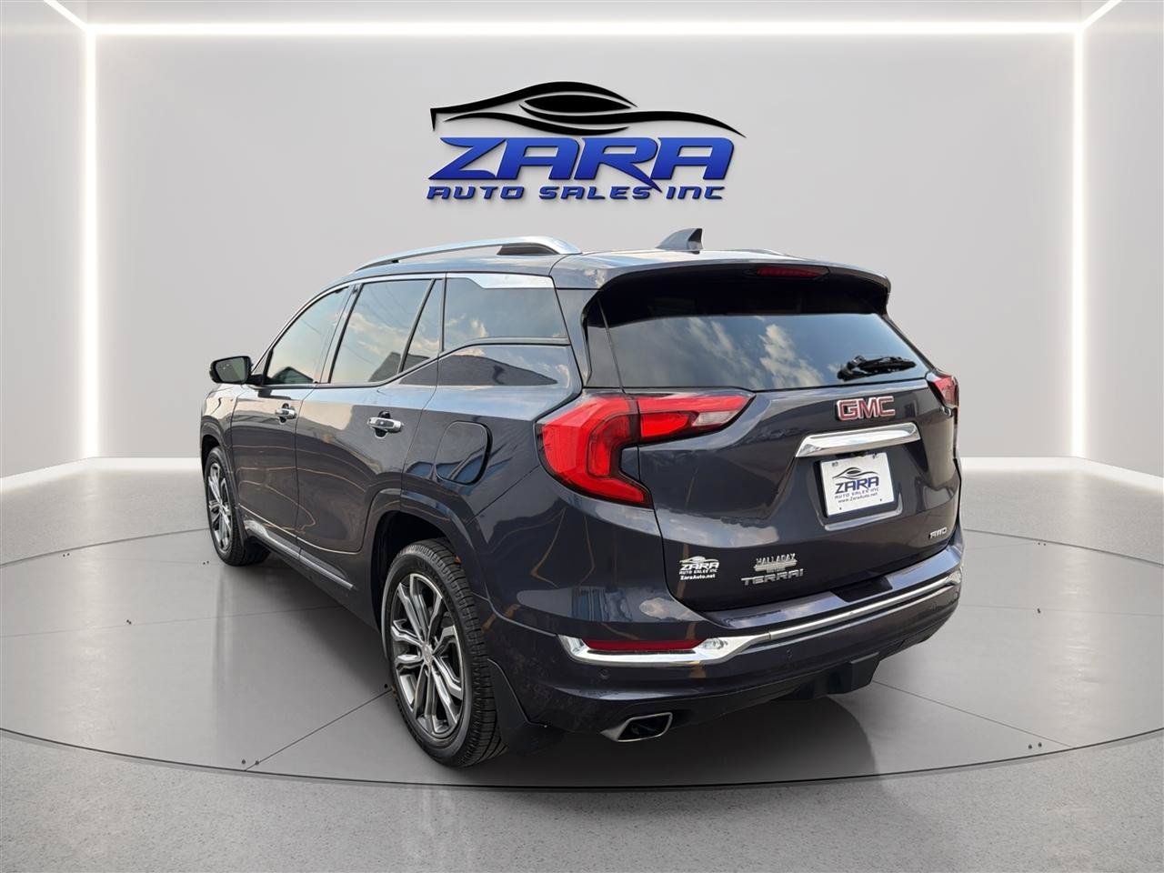 Used 2019 GMC Terrain Denali w/ Advanced Safety Package AWD/4WD image 5