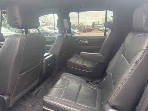 Used 2022 Chevrolet Suburban RST w/ Sport Performance Package image 10