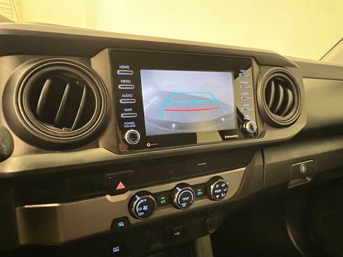 Used 2021 Toyota Tacoma SR w/ SR Convenience Package image 27