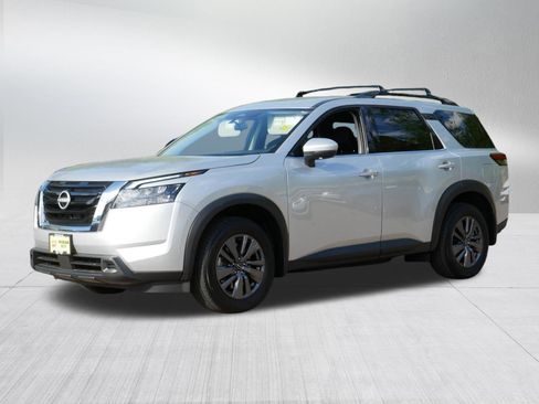 Certified 2023 Nissan Pathfinder SV AWD/4WD image 3