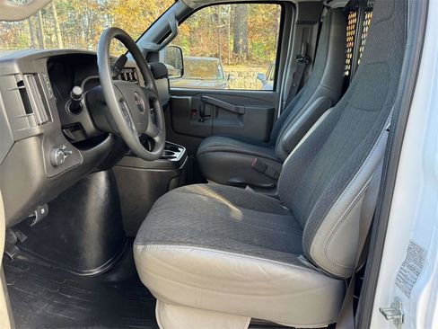 Used 2024 GMC Savana 2500 w/ Driver Convenience Package image 21