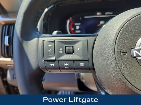 Used 2023 Nissan Pathfinder Platinum AWD/4WD image 7