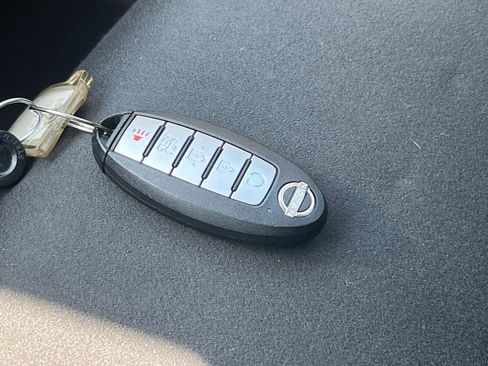 Used 2025 Nissan Altima 2.5 SV FWD image 25