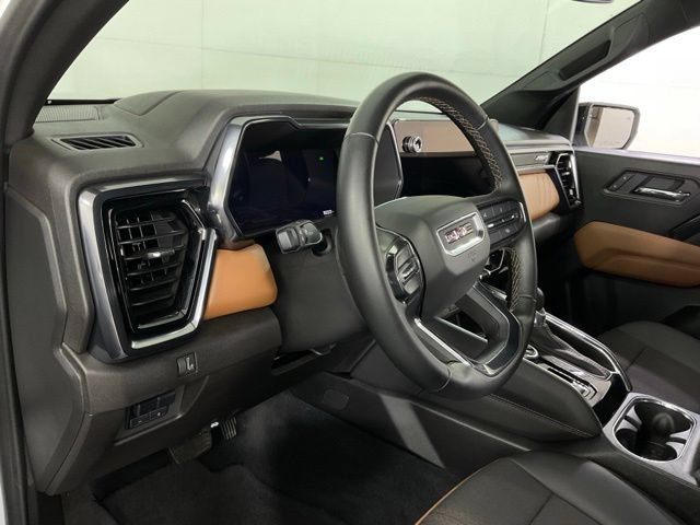 Used 2025 GMC Canyon AT4 w/ Nightfall Edition AWD/4WD image 18