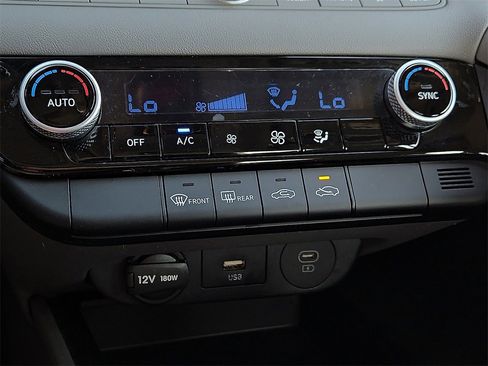 Used 2024 Hyundai Elantra SEL image 15