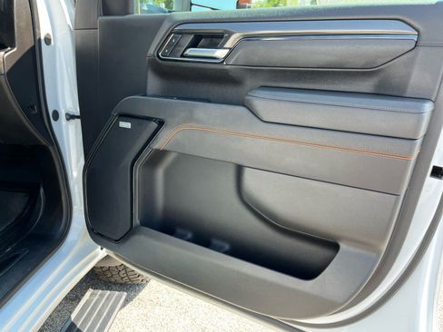Used 2025 GMC Sierra 2500 AT4 w/ AT4 Premium Plus Package AWD/4WD image 35