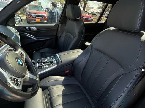 Used 2022 BMW X7 xDrive40i w/ M Sport Package image 22