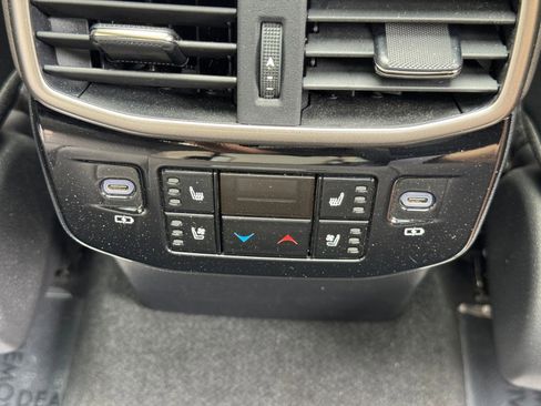 Used 2023 Lexus RX 350 w/ Luxury Package image 36