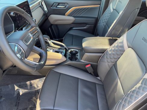 Used 2026 GMC Canyon Denali image 19