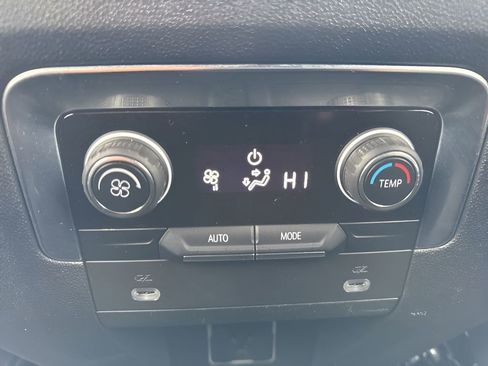 Used 2021 Chevrolet Suburban Z71 image 14