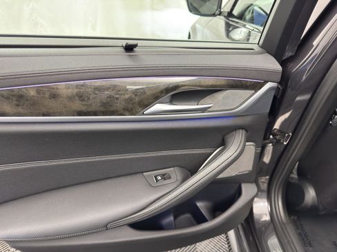 Used 2019 BMW M550i xDrive image 22