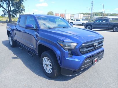 New 2025 Toyota Tacoma SR5
