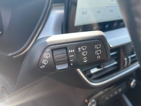 Used 2025 Ford Escape SE w/ PHEV Premium Package FWD image 19