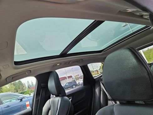 Certified 2023 Volvo XC60 B5 Plus w/ Climate Package AWD/4WD image 23