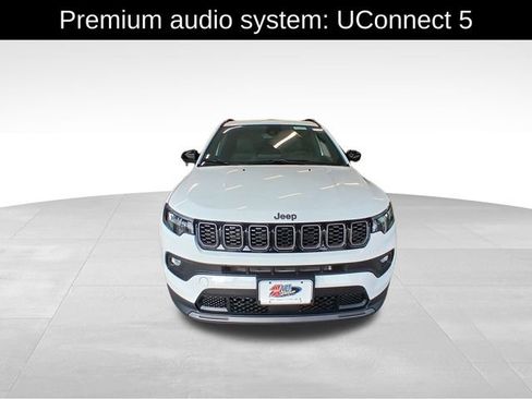 New 2026 Jeep Compass Latitude image 9